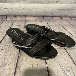 Italian Shoemakers Black low Heeled Sandals with sparkly accent Size 10